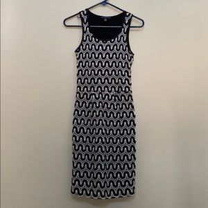 Banana Republic black/white sweater knit dress